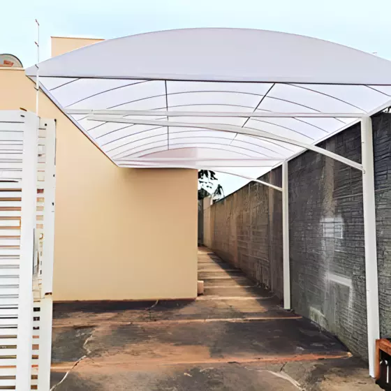Cobertura fixa de lona modelo 3 - Garagem coberta com estrutura reforçada