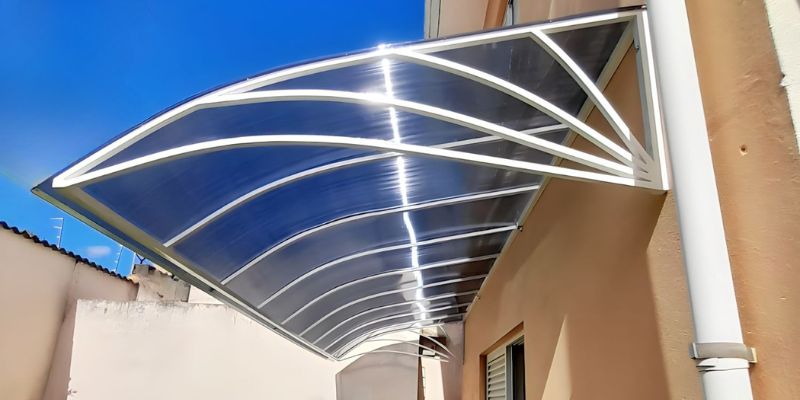 Toldo Fixo de Policarbonato instalado em área externa