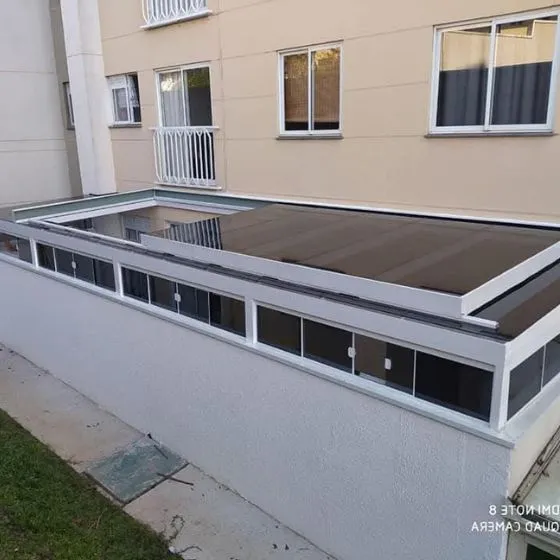 Cobertura retrátil de vidro comercial
