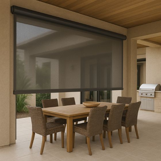 Toldo cortina de tela screen instalado em varanda residencial